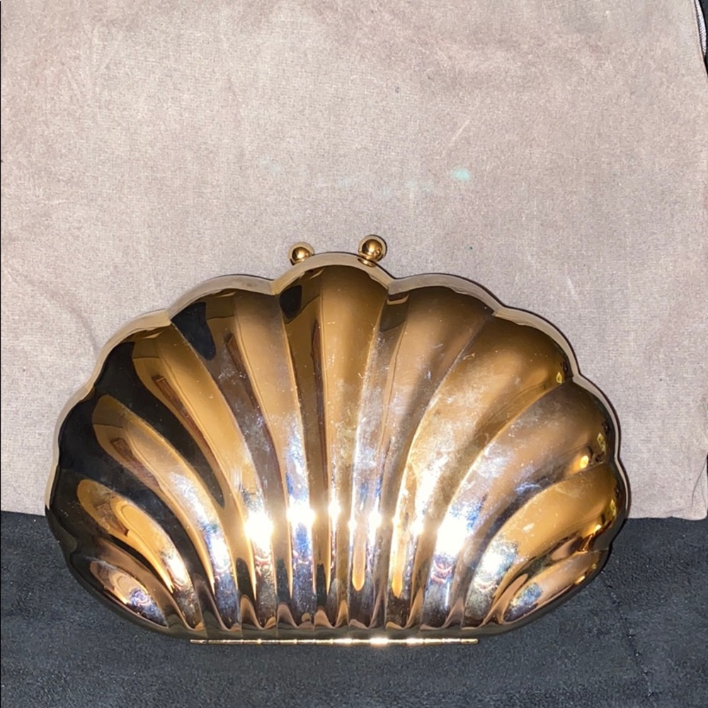 Shell shaped evening clutch